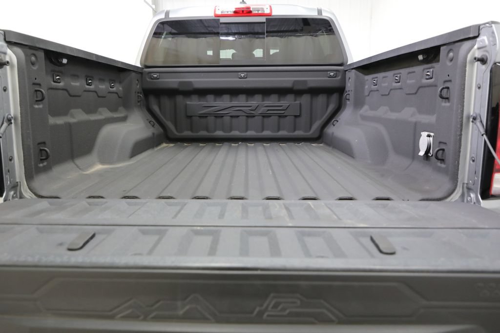Used 2024 Chevrolet Colorado ZR2 w/ ZR2 Convenience Package III AWD/4WD image 21
