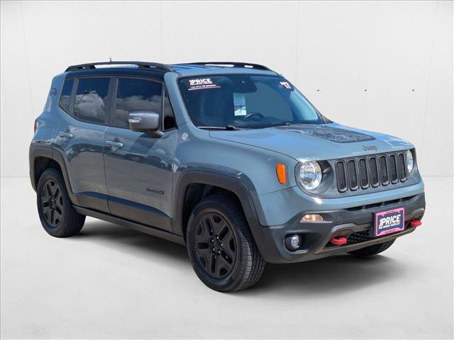 Used 2017 Jeep Renegade Trailhawk image 3