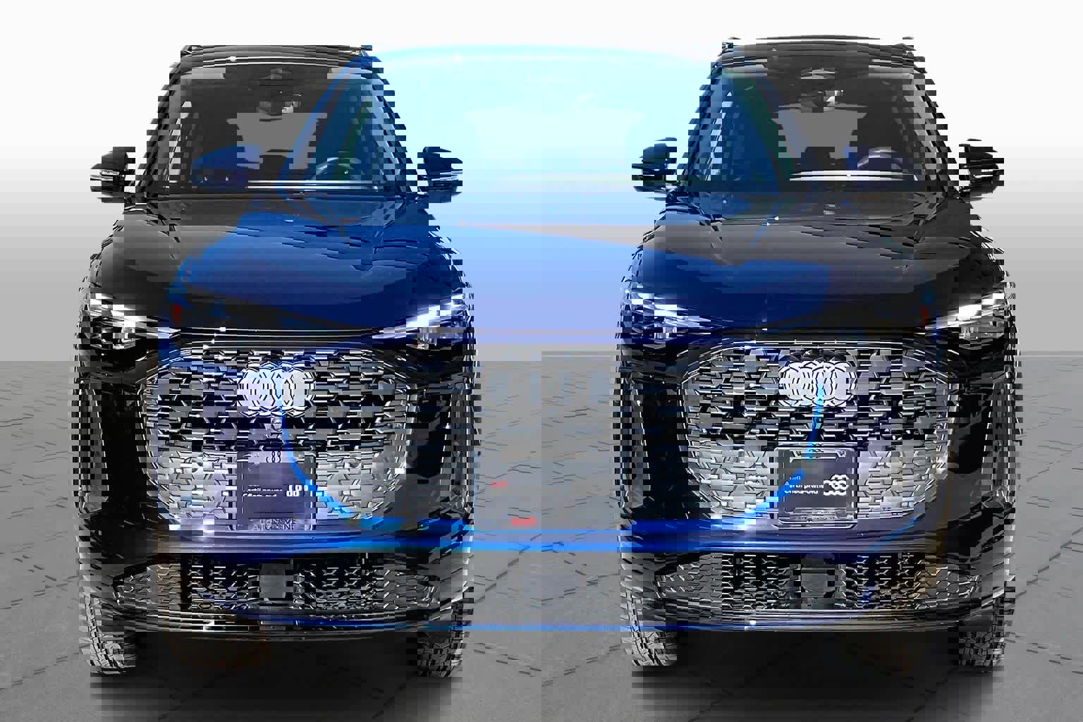 Used 2025 Audi Q5 Premium w/ Convenience Package image 4