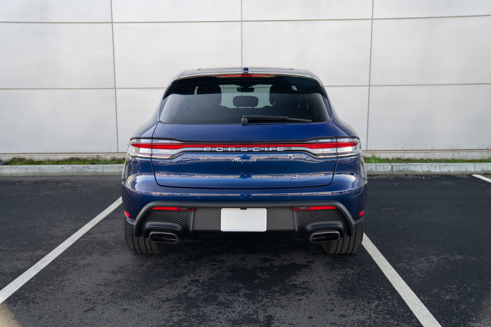 Certified 2024 Porsche Macan image 7