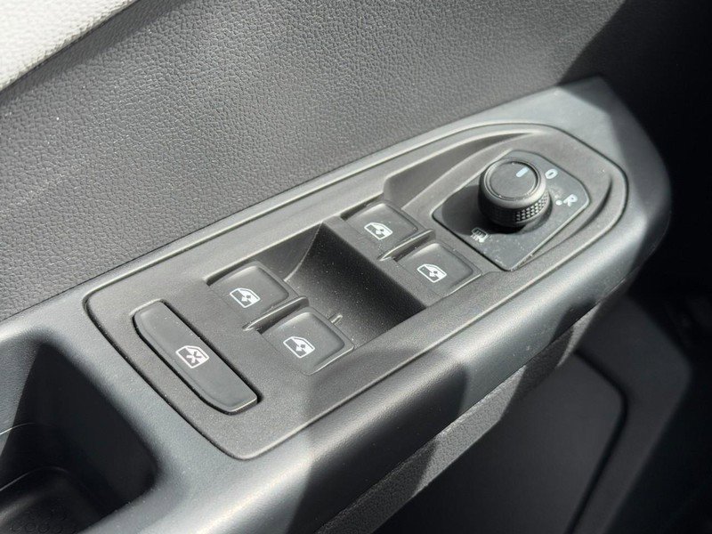 Used 2022 Volkswagen Taos SE image 21