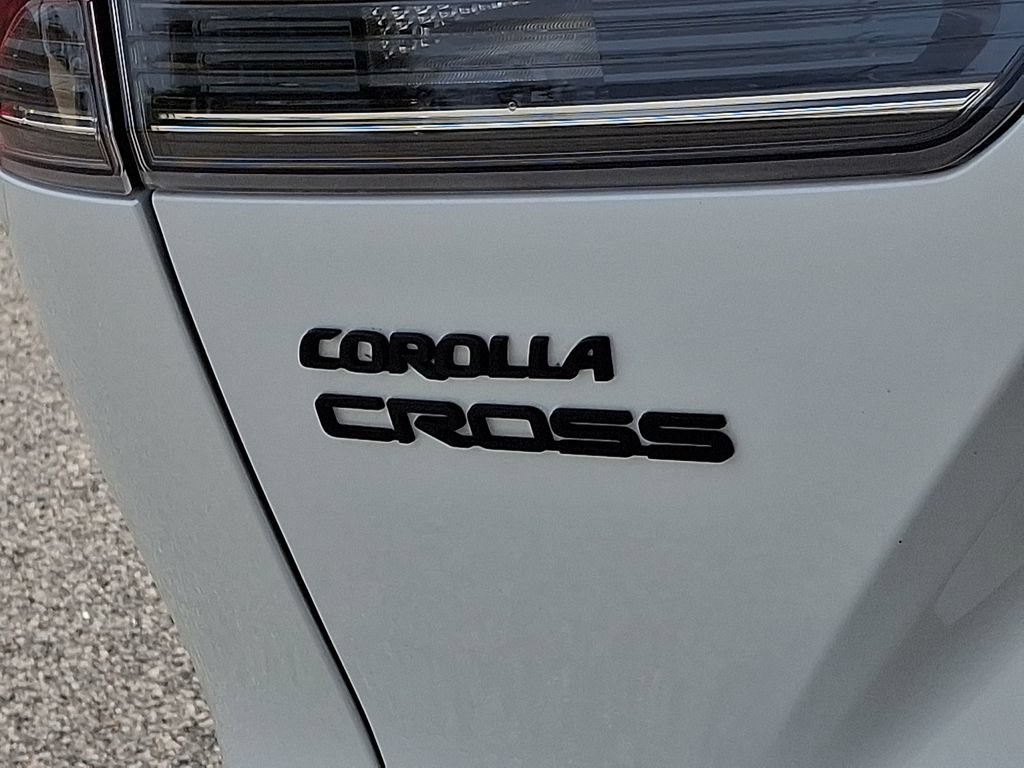 Used 2023 Toyota Corolla Cross AWD Hybrid w/ Convenience Package image 34