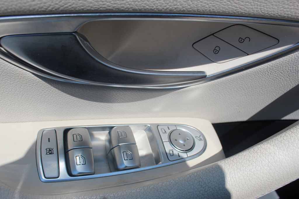 Used 2019 Mercedes-Benz E 300 image 13