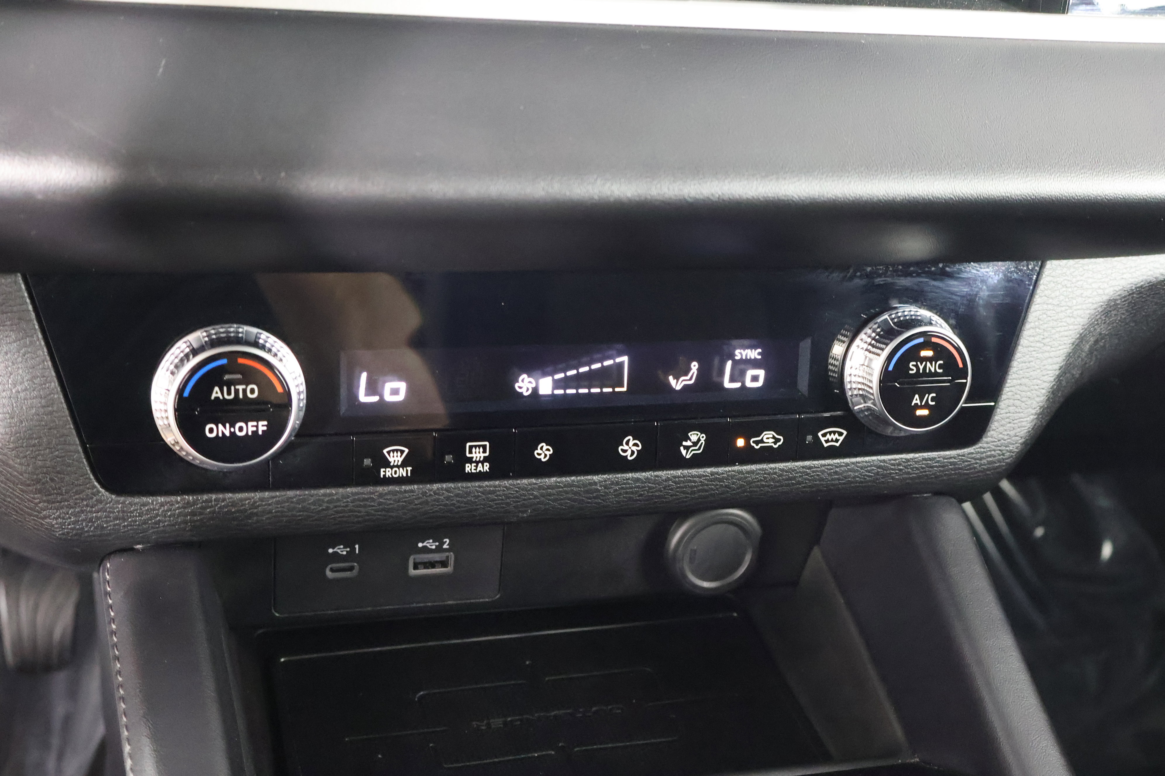 Used 2024 Mitsubishi Outlander ES image 29