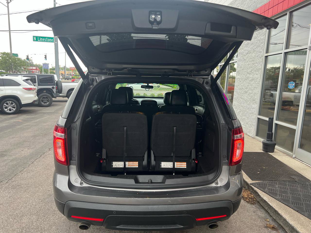 Used 2014 Ford Explorer XLT w/ Equipment Group 202A FWD image 15