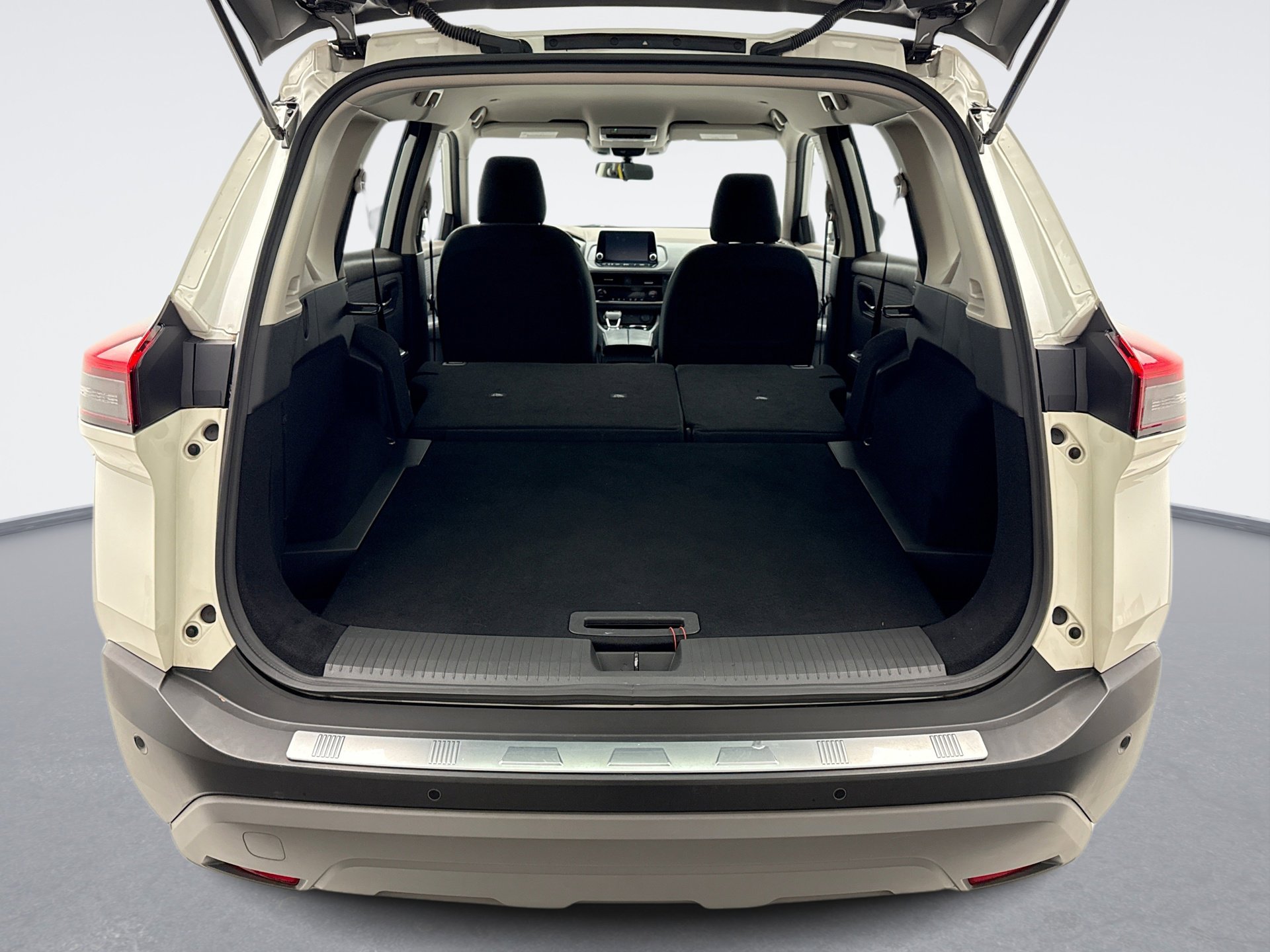 Used 2023 Nissan Rogue SV image 21