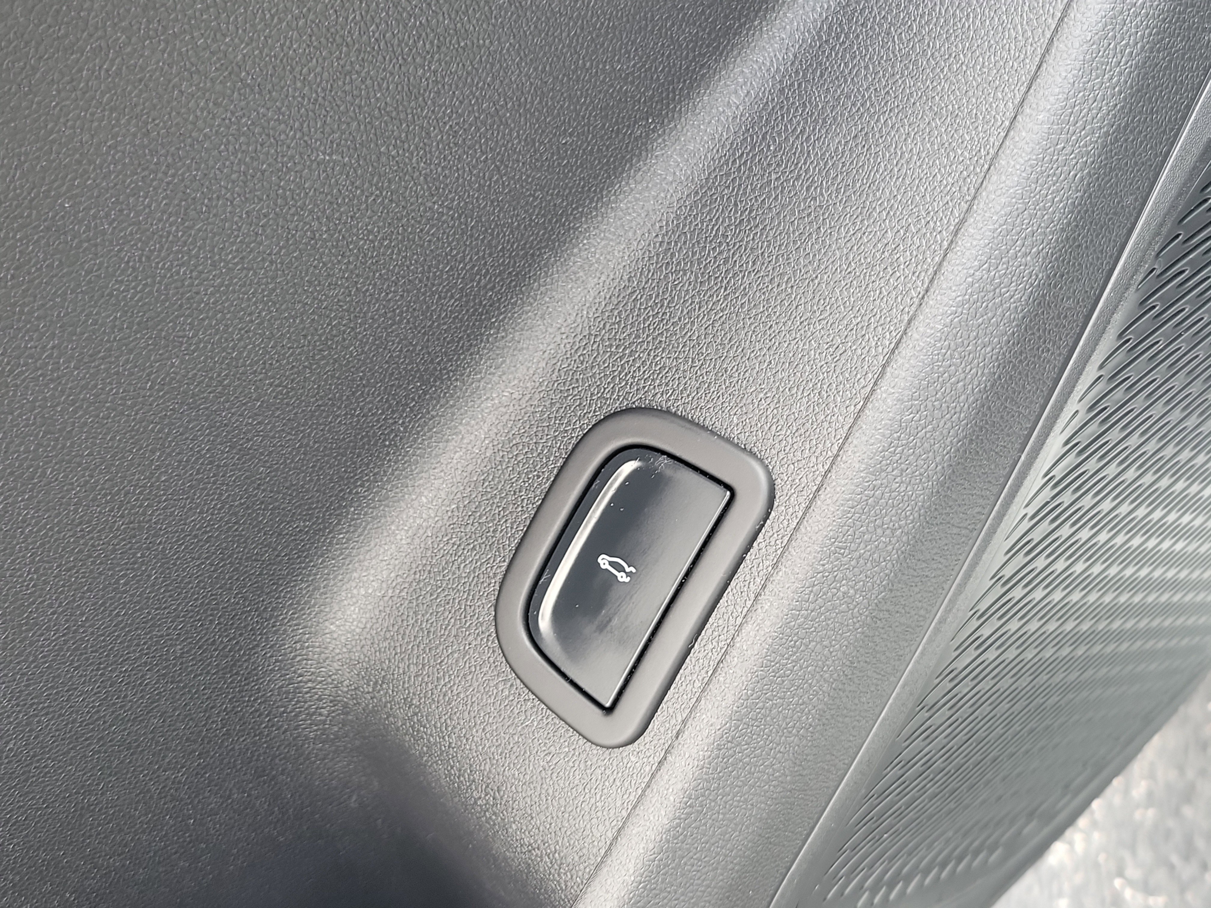 Used 2024 Chevrolet Traverse LT image 19