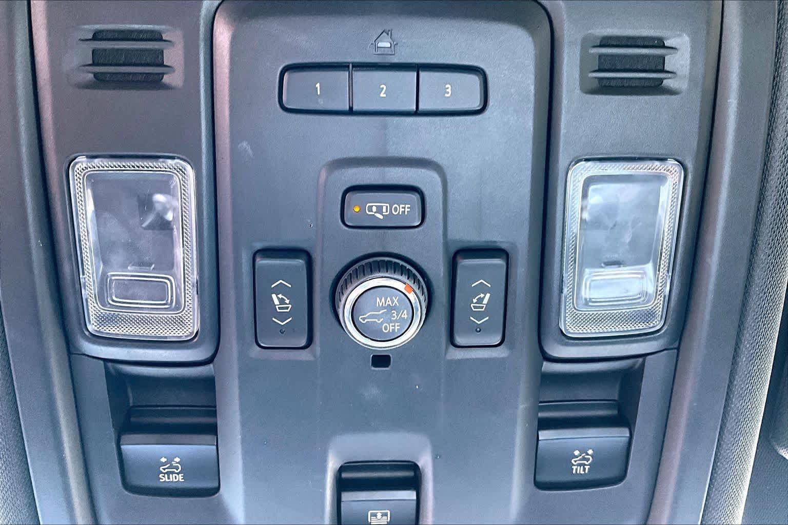 Used 2021 GMC Yukon SLT w/ SLT Premium Package AWD/4WD image 37
