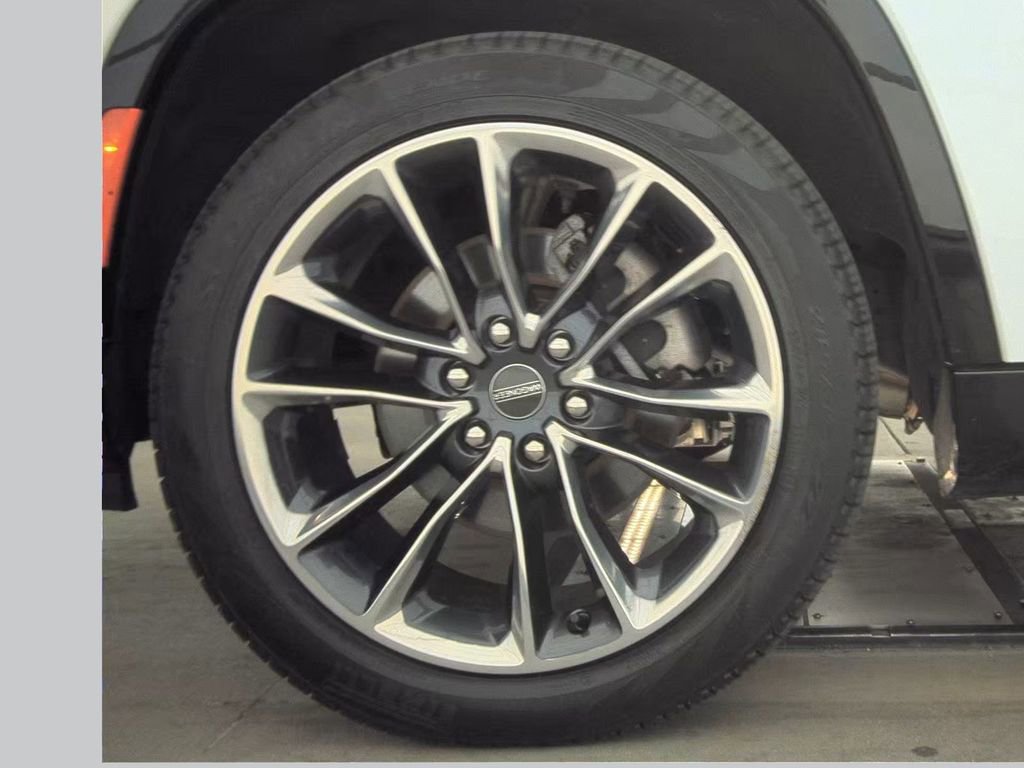 Used 2023 Jeep Wagoneer Series II w/ Premium Group I image 6