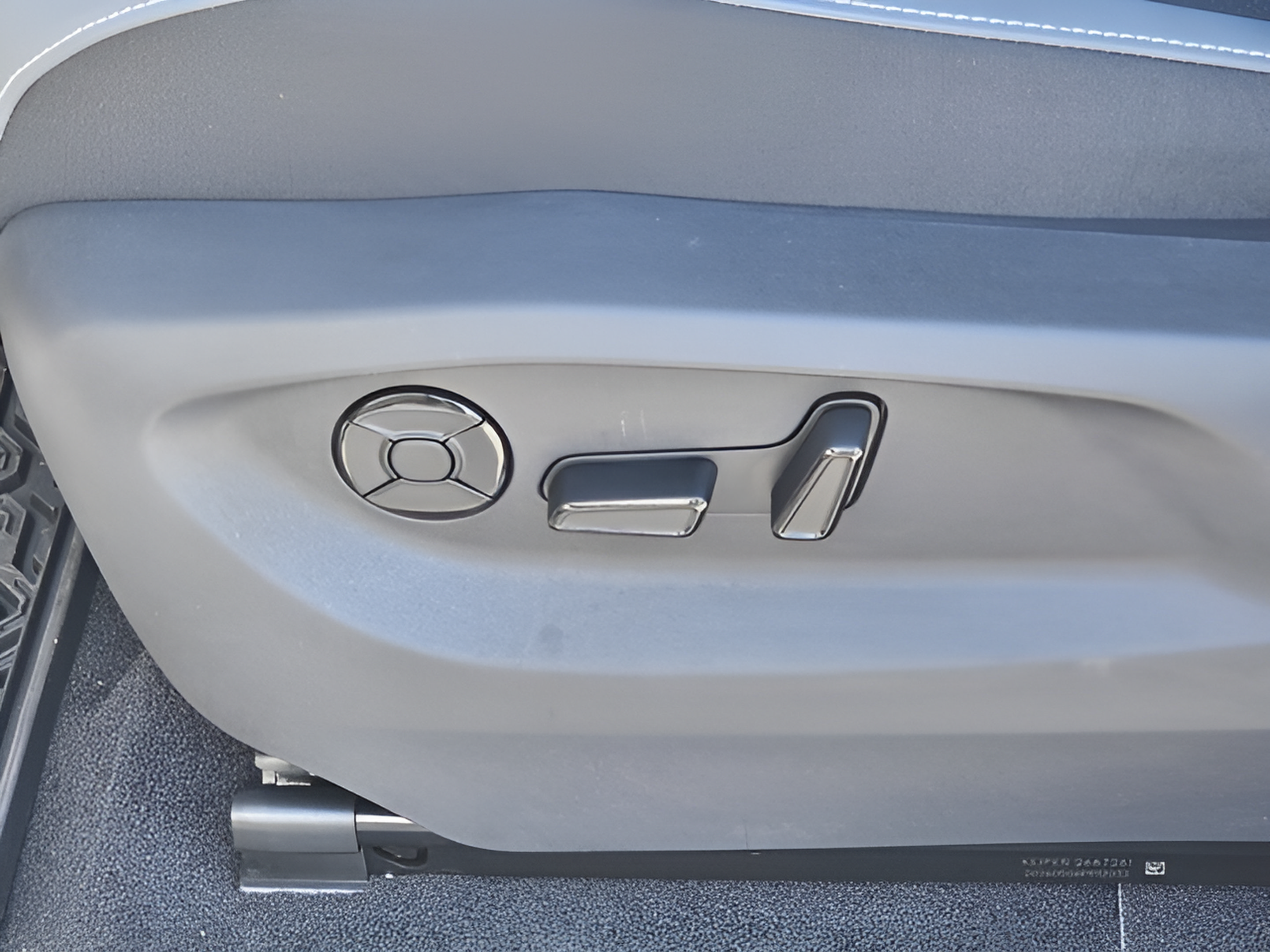 New 2027 Volkswagen Atlas SE FWD image 14