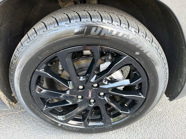 Used 2024 GMC Terrain SLE w/ Driver Convenience Package FWD image 12
