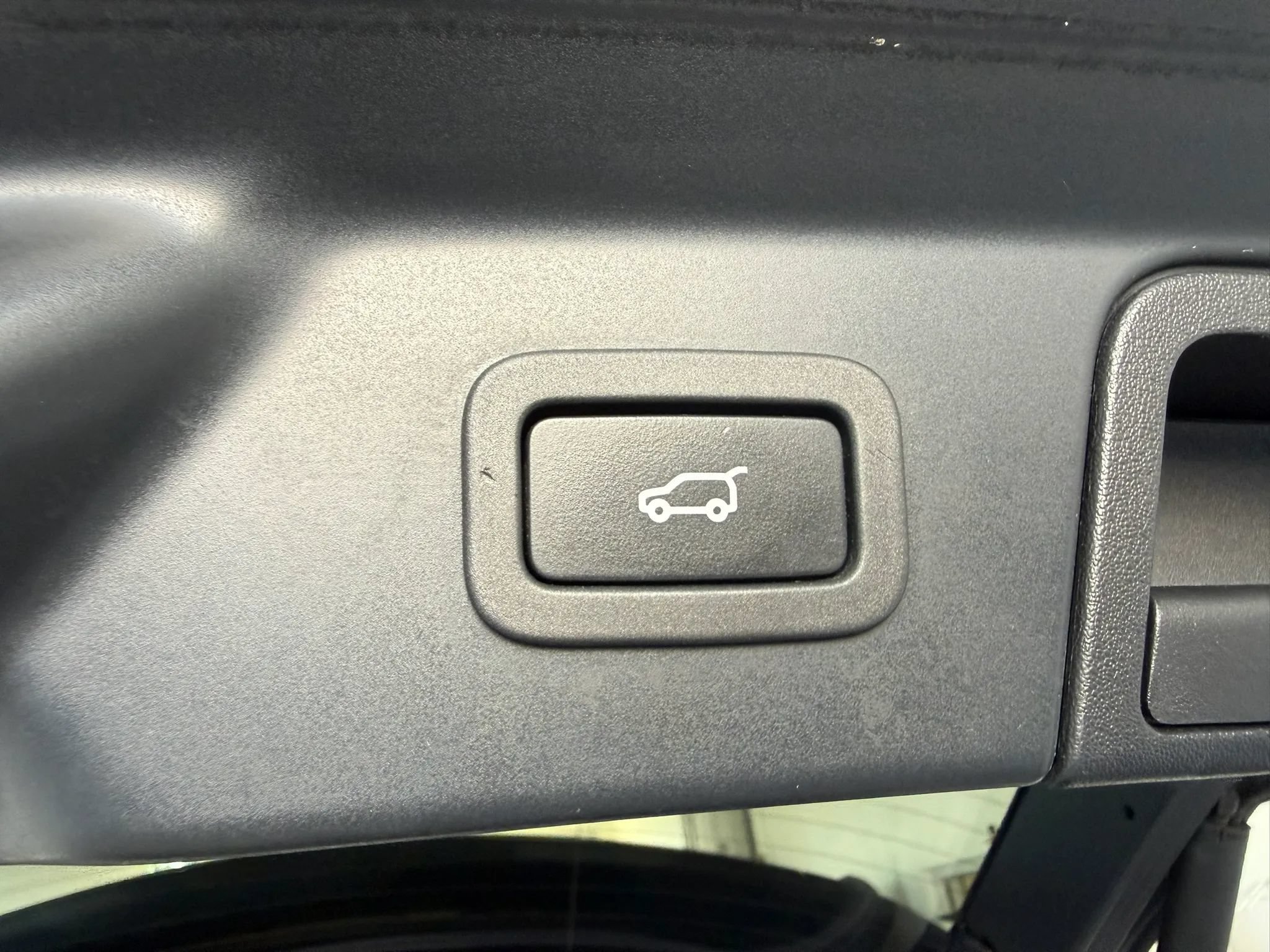 Used 2020 Land Rover Range Rover Velar S AWD/4WD image 35