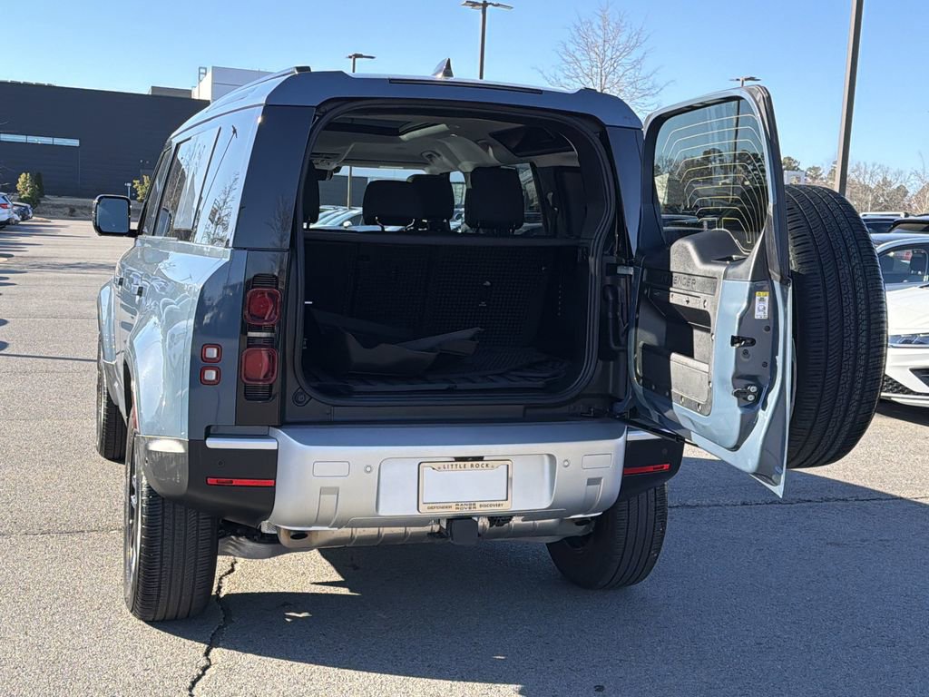 Used 2025 Land Rover Defender 110 S image 12