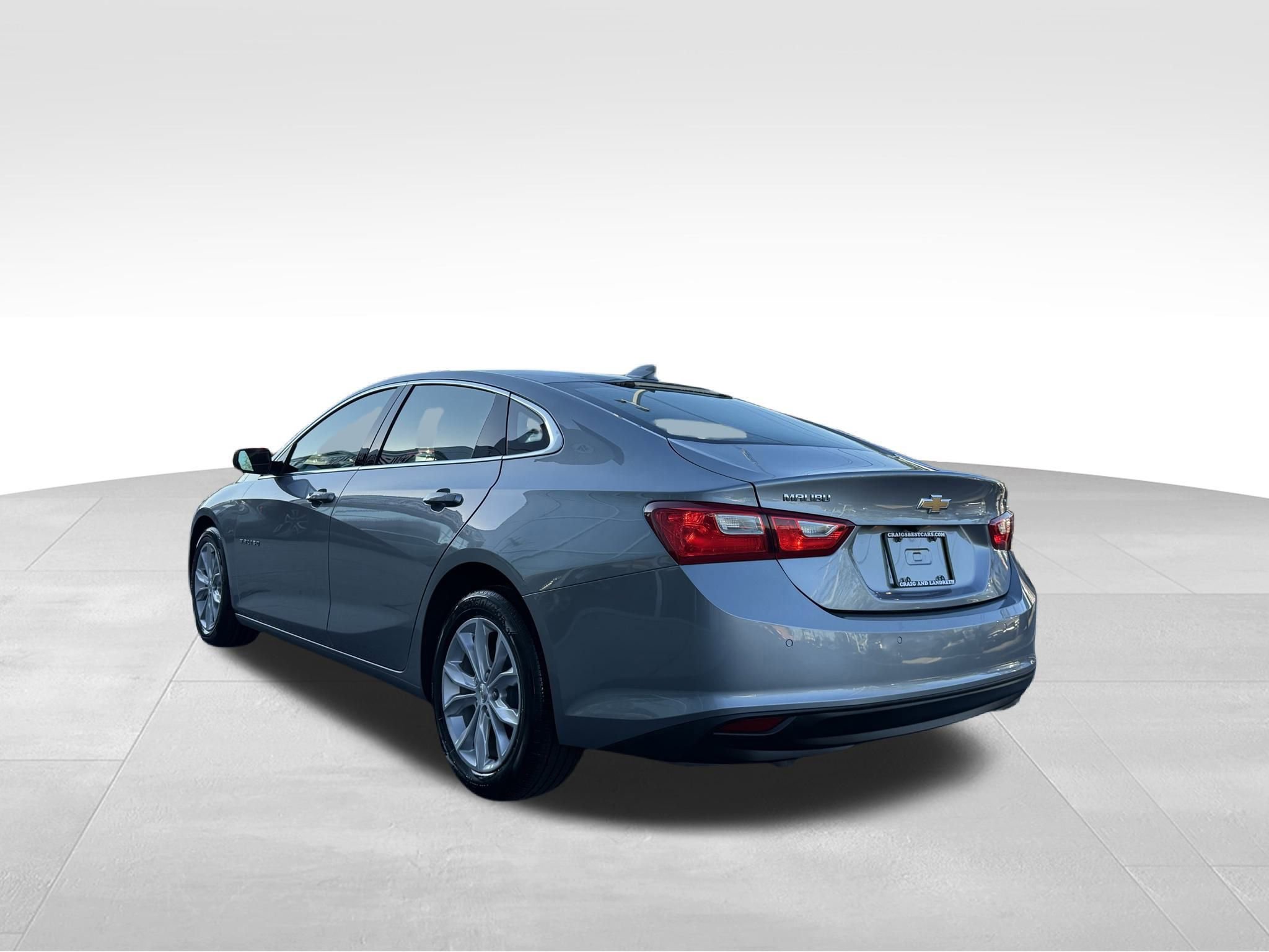 Used 2025 Chevrolet Malibu LT image 3