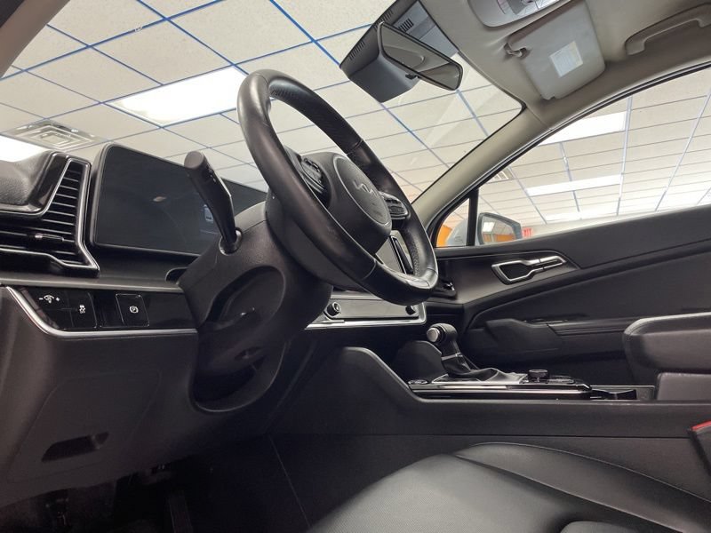 Used 2024 Kia Sportage EX FWD image 16