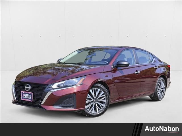 Used 2024 Nissan Altima 2.5 SV image 1