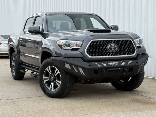 Used 2019 Toyota Tacoma TRD Sport w/ Technology Package image 2