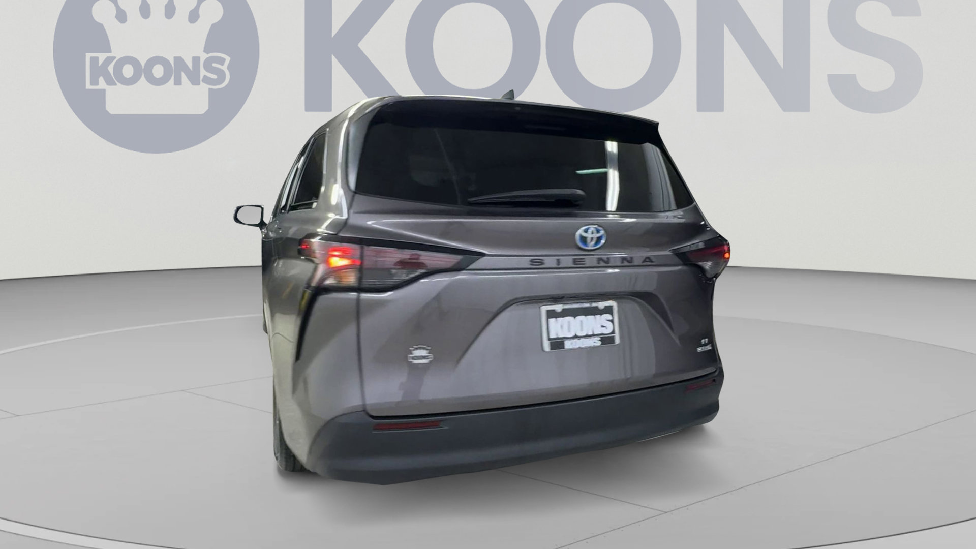 Used 2024 Toyota Sienna LE FWD image 10