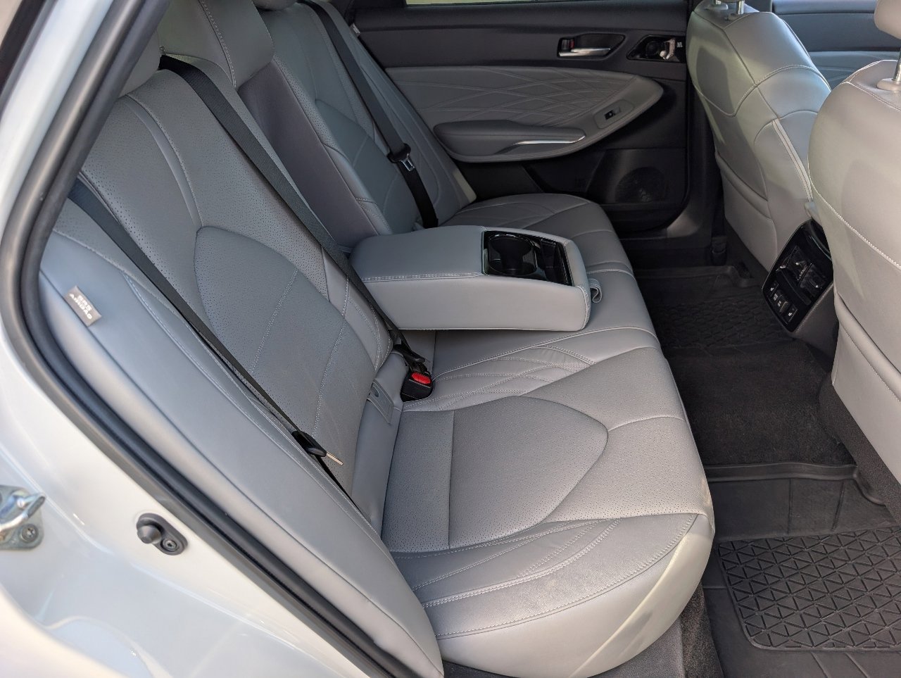 Used 2022 Toyota Avalon Limited w/ Advanced Safety Package image 5