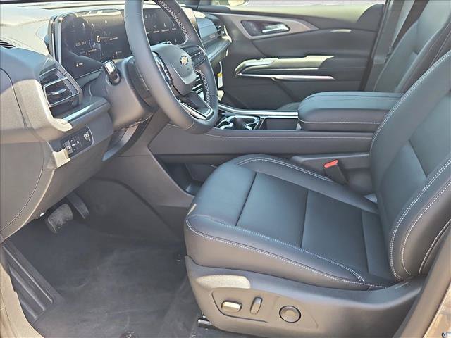 New 2027 Chevrolet Traverse LT w/ Driver Confidence Package FWD image 4
