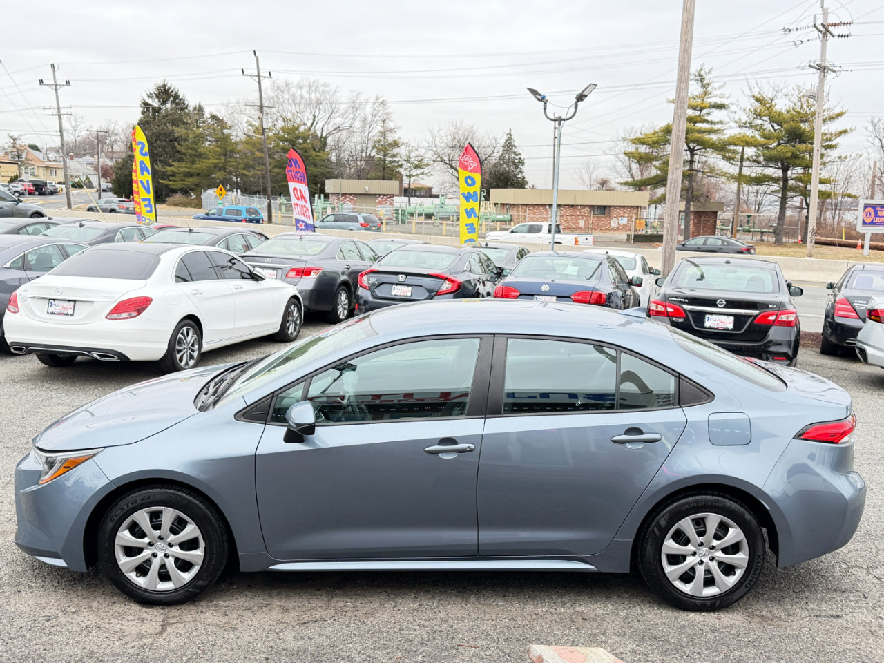 Used 2022 Toyota Corolla LE image 7