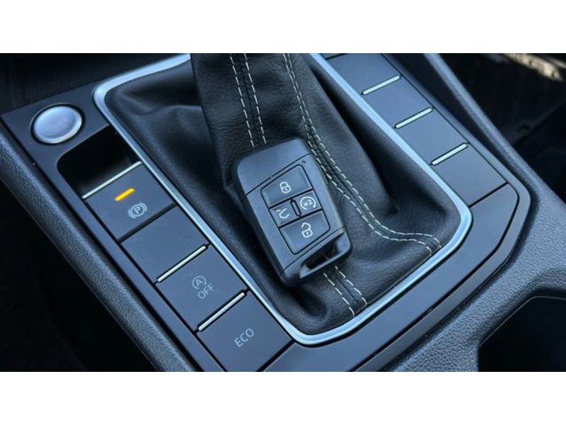 Used 2023 Volkswagen Jetta SE image 44