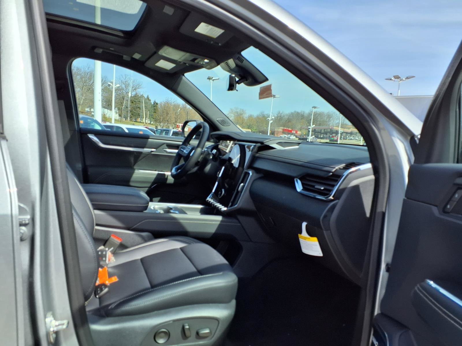 New 2026 GMC Acadia Elevation w/ Black Edition FWD image 21