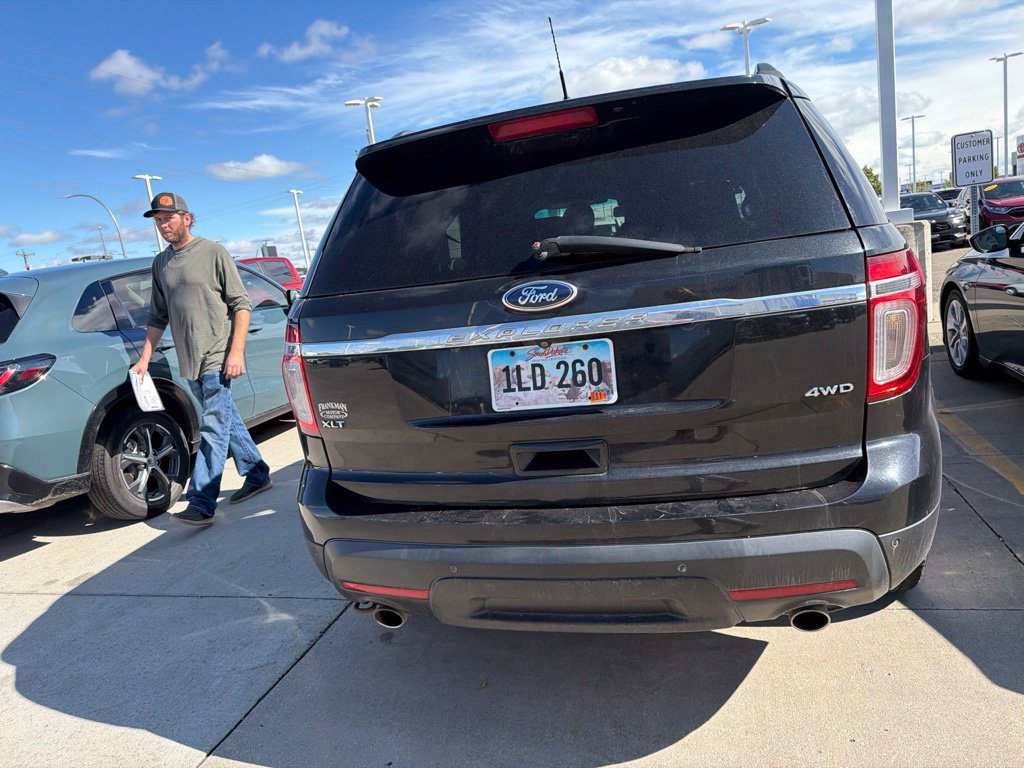 Used 2014 Ford Explorer XLT w/ Equipment Group 202A AWD/4WD image 5