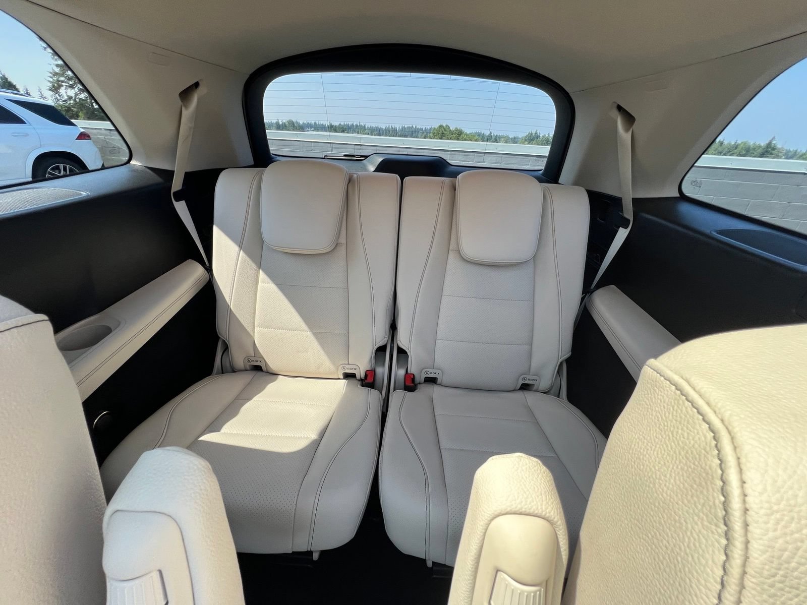 Used 2024 Mercedes-Benz GLS 450 4MATIC image 18