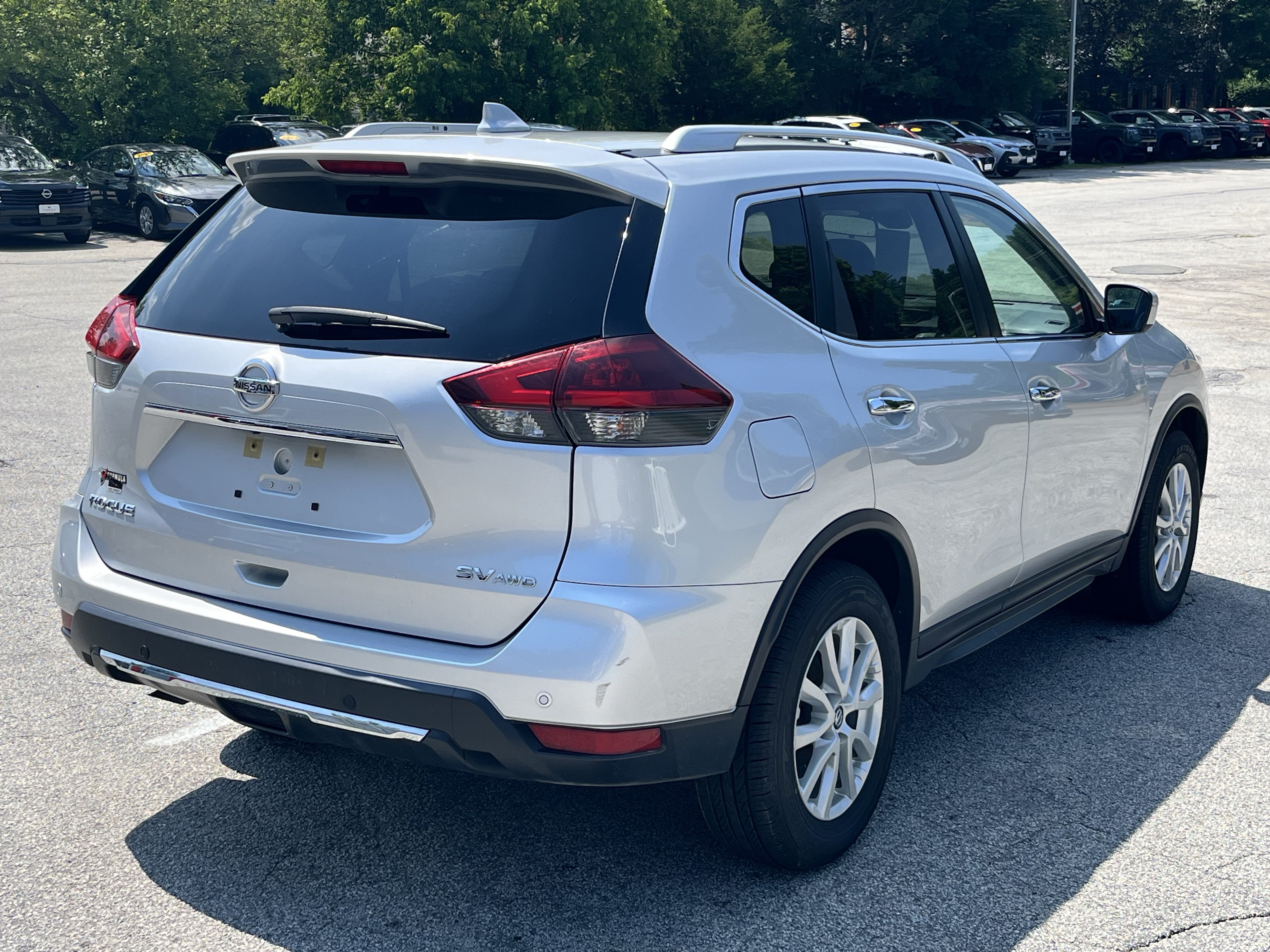 Used 2020 Nissan Rogue SV AWD/4WD image 7