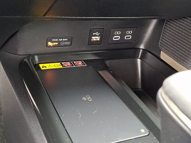 Used 2025 Toyota Camry SE w/ Convenience Package AWD/4WD image 24
