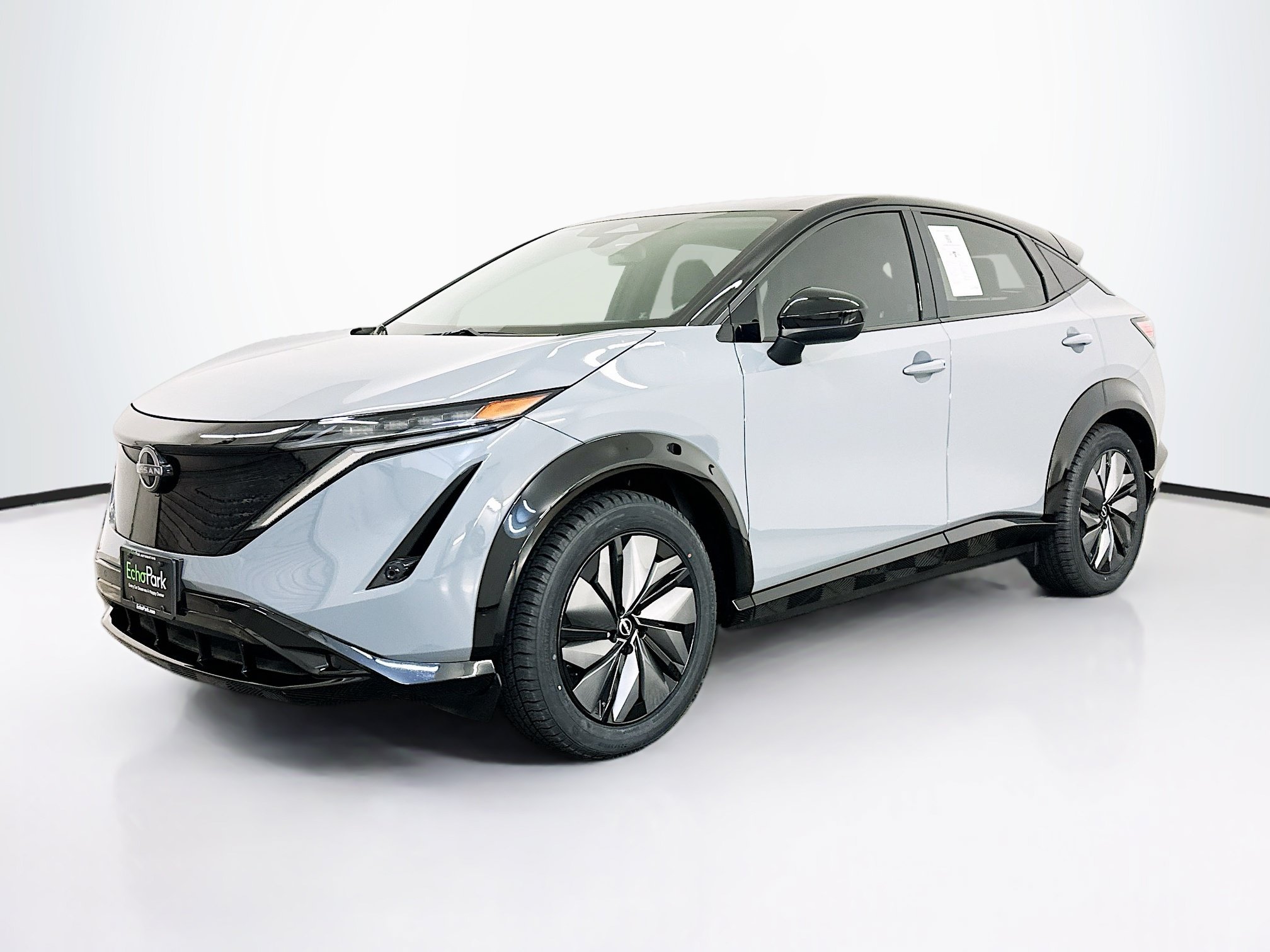 Used 2024 Nissan Ariya AWD image 3