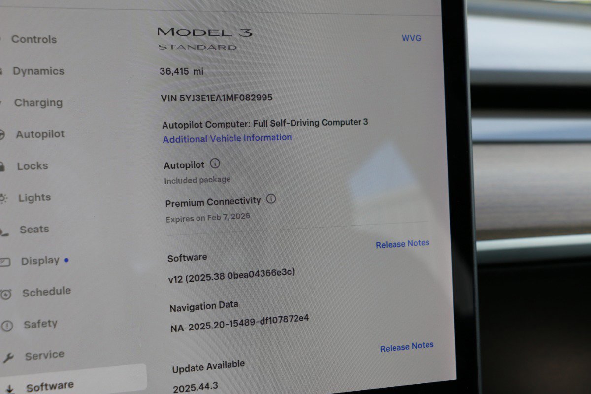 Used 2021 Tesla Model 3 Standard Range Plus image 19