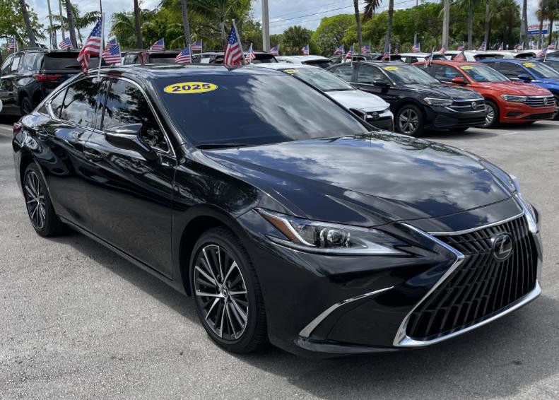 Used 2025 Lexus ES 350 w/ Premium Package FWD image 6