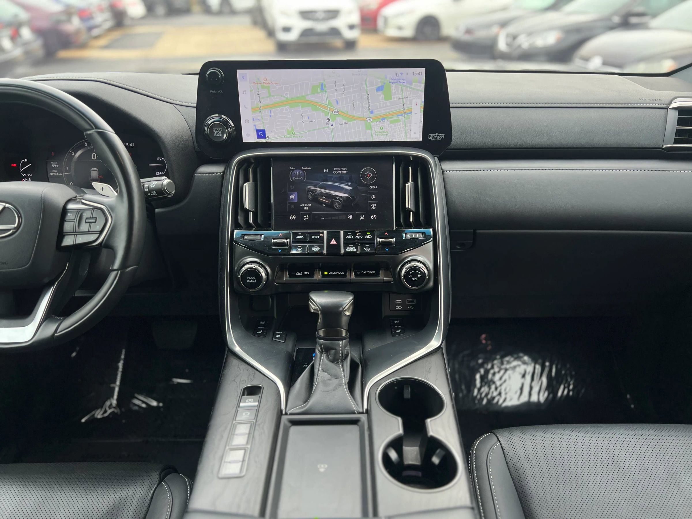 Used 2024 Lexus LX 600 4WD w/ Luxury Package image 16