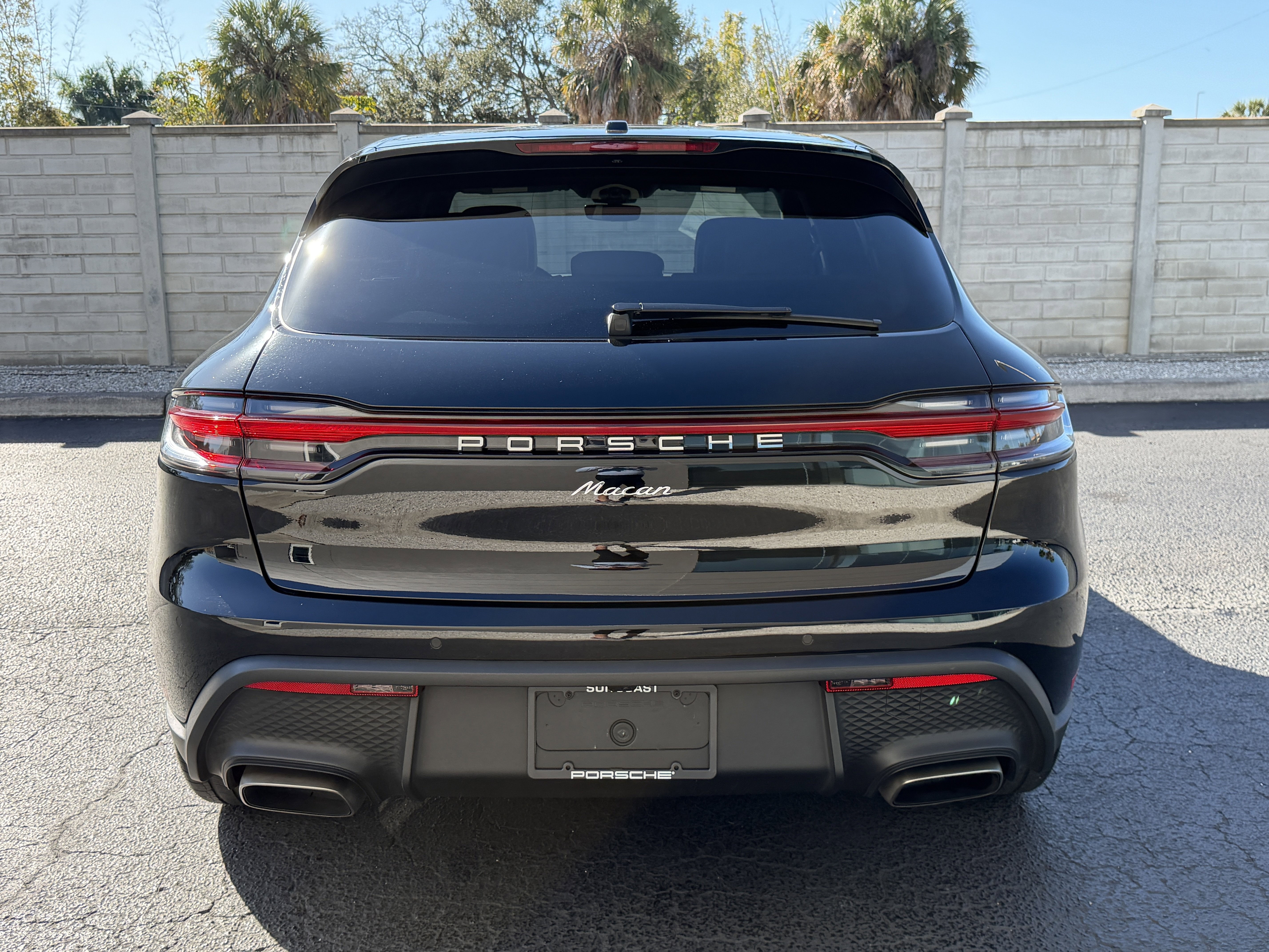 Certified 2022 Porsche Macan image 12