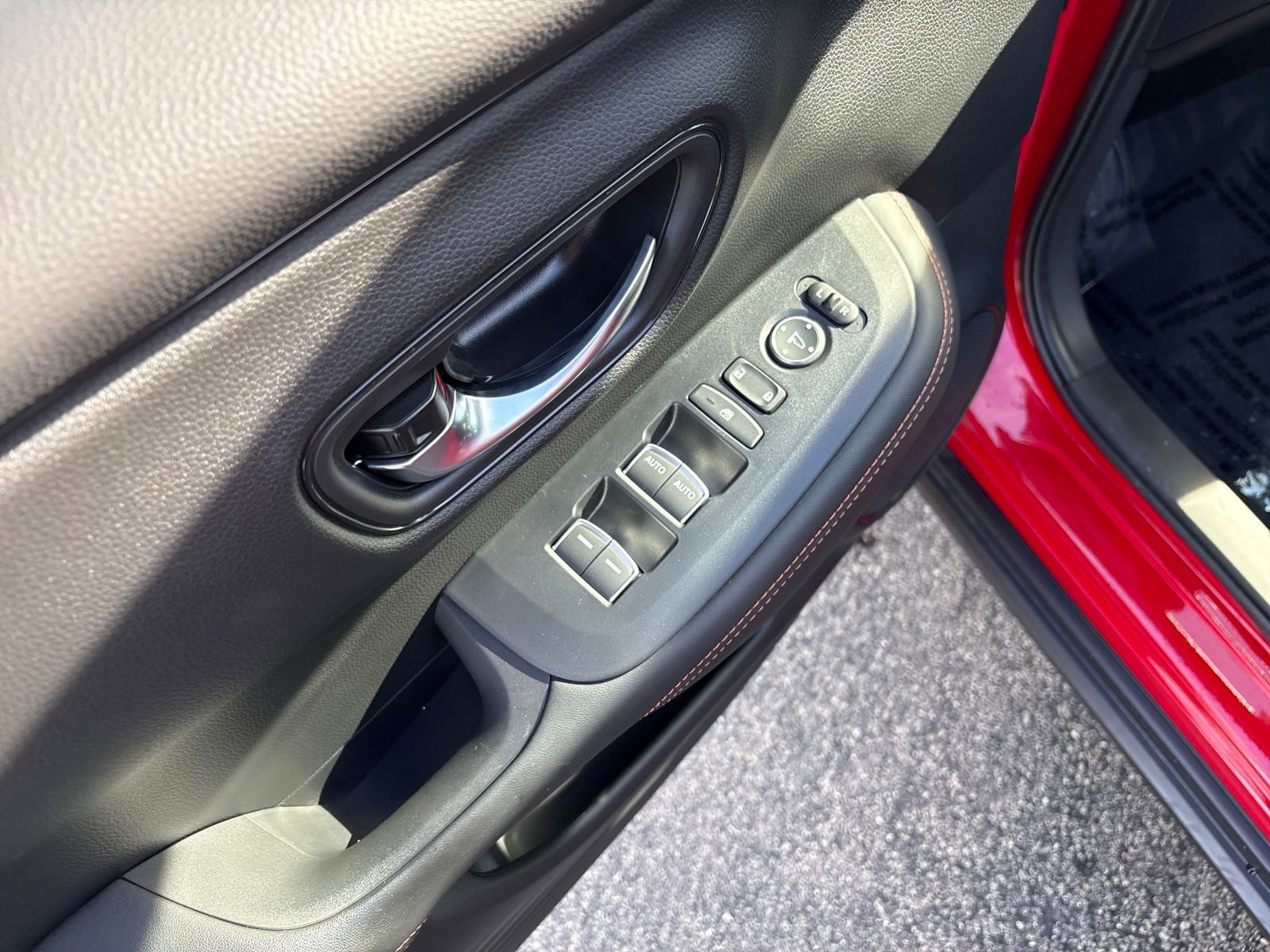 Used 2025 Honda HR-V Sport image 11