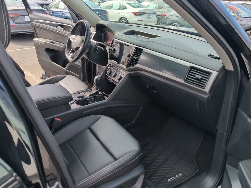 Used 2023 Volkswagen Atlas SEL R-Line image 15