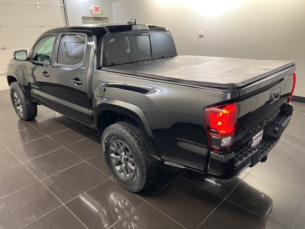 Used 2020 Toyota Tacoma SR5 w/ Technology Package image 4