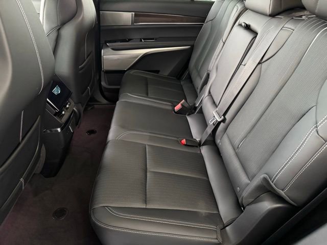 New 2026 Cadillac Vistiq Luxury image 9