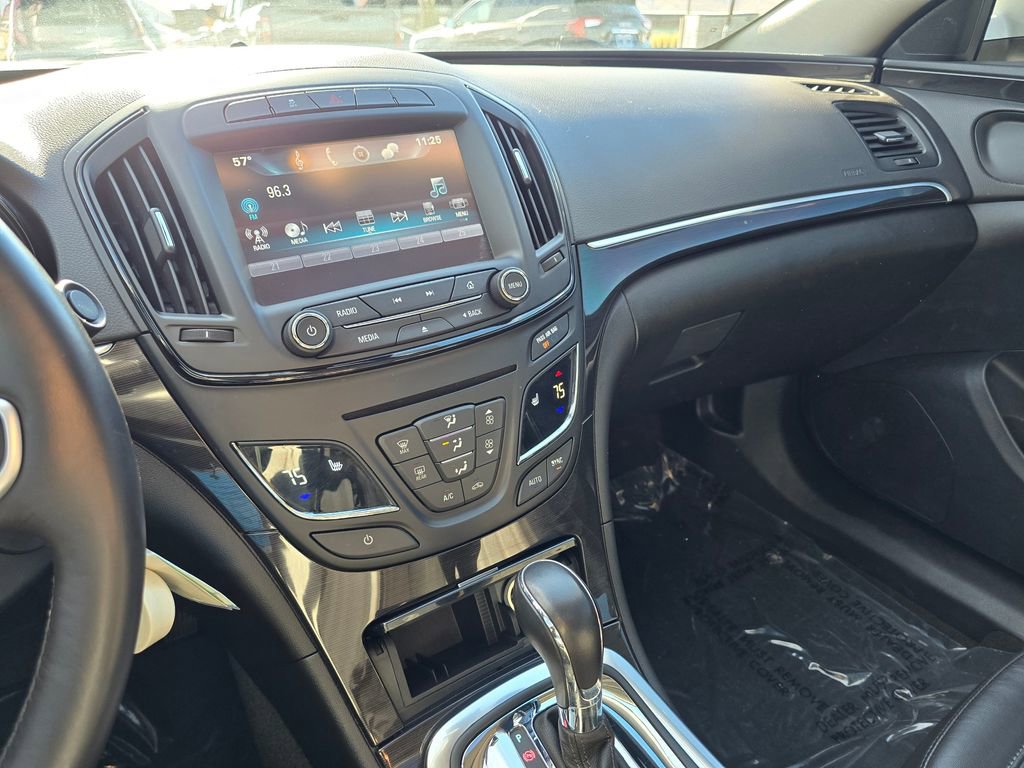Used 2017 Buick Regal Sport Touring image 28