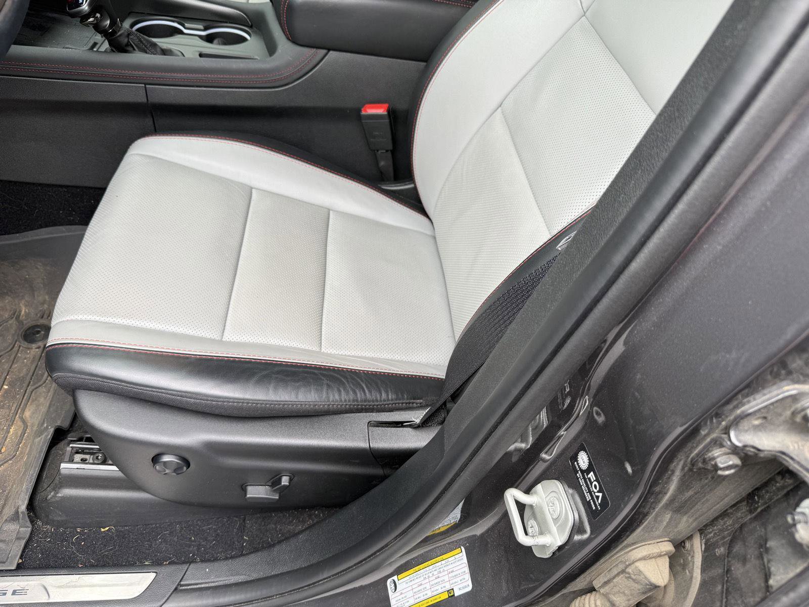 Used 2024 Dodge Durango GT AWD/4WD image 10