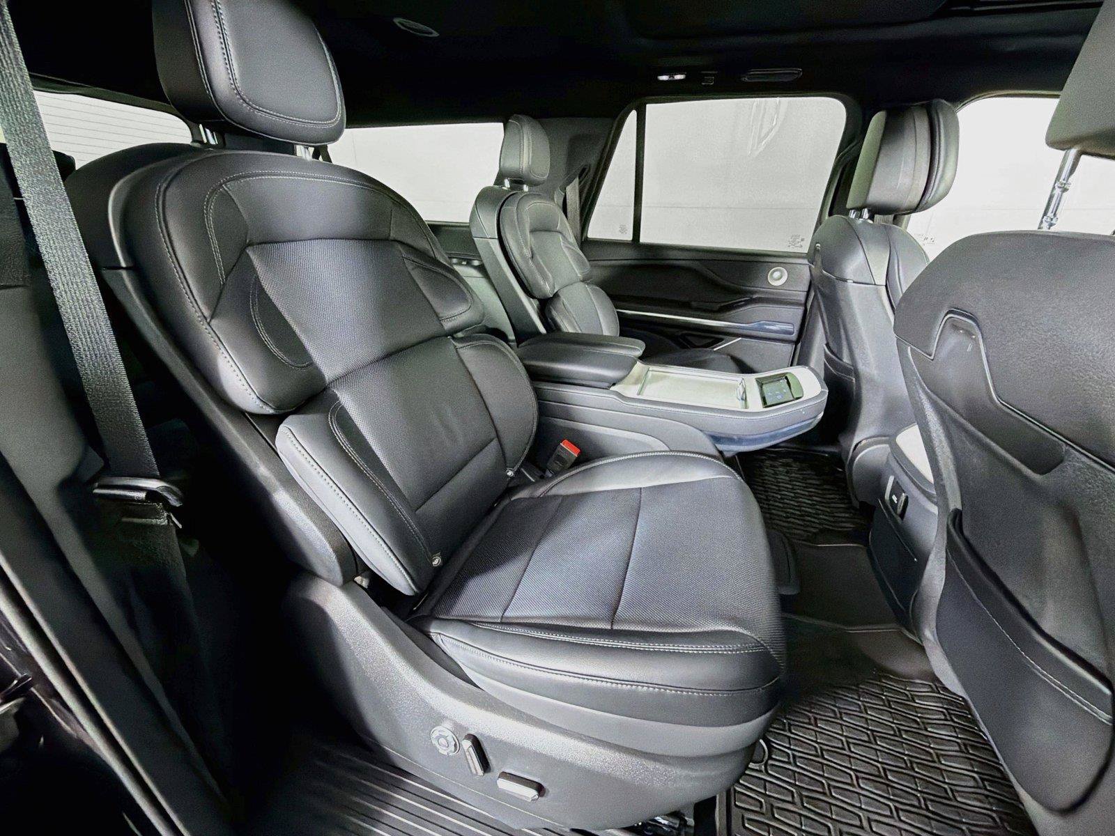 Used 2025 Lincoln Navigator L Reserve w/ Jet Appearance Package AWD/4WD image 30