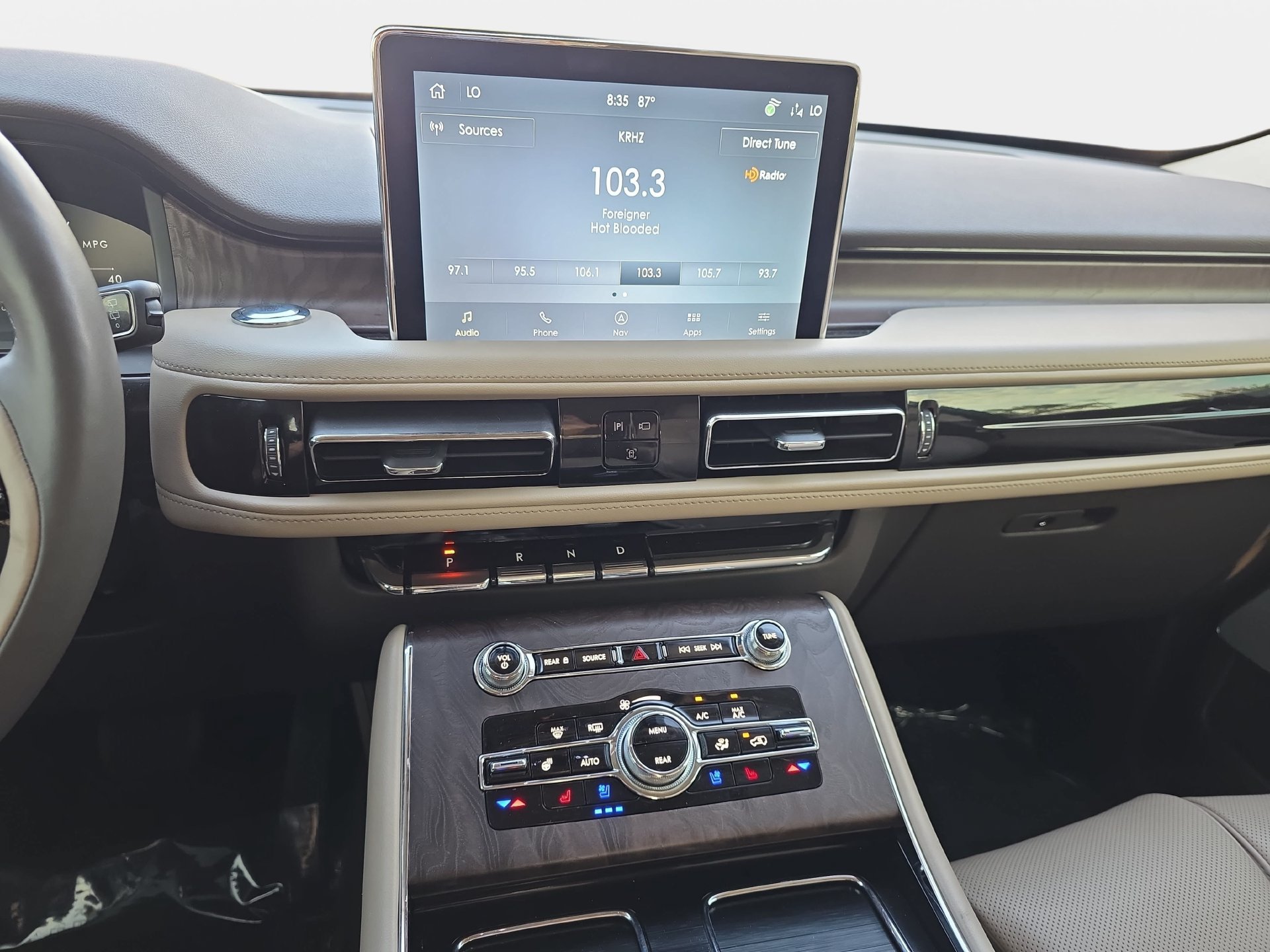 Used 2023 Lincoln Aviator Reserve w/ Equipment Group 201A AWD/4WD image 20