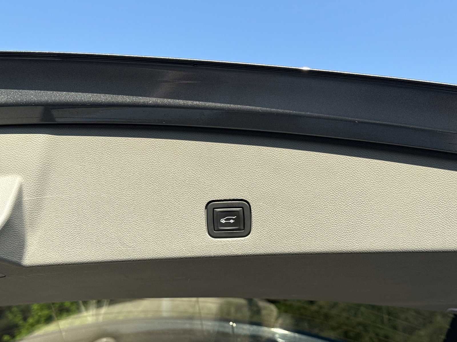 Used 2020 Cadillac XT6 Premium Luxury FWD image 26