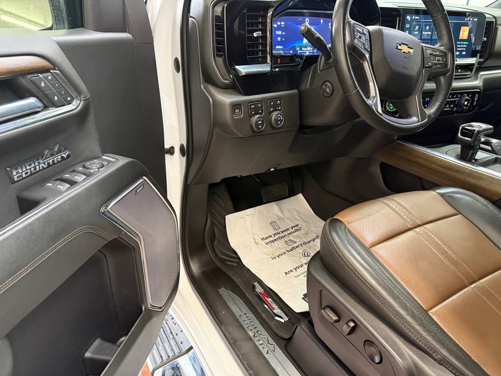 Used 2023 Chevrolet Silverado 1500 High Country w/ Z71 Off-Road Package image 9