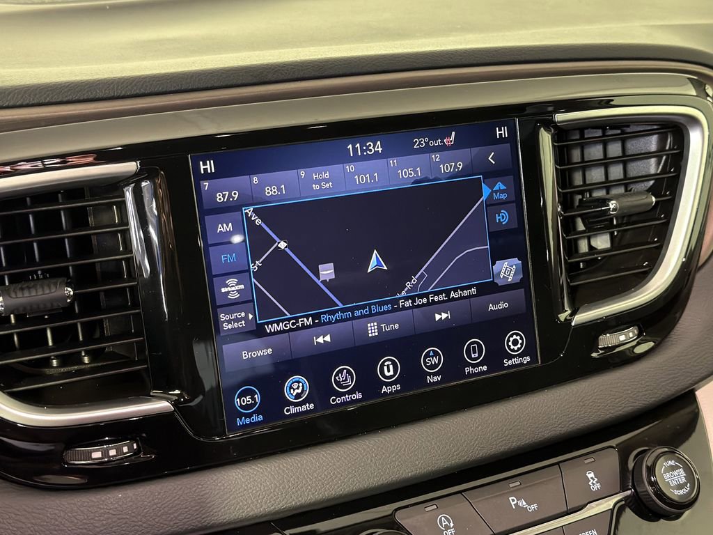 Used 2018 Chrysler Pacifica Touring-L Plus image 28