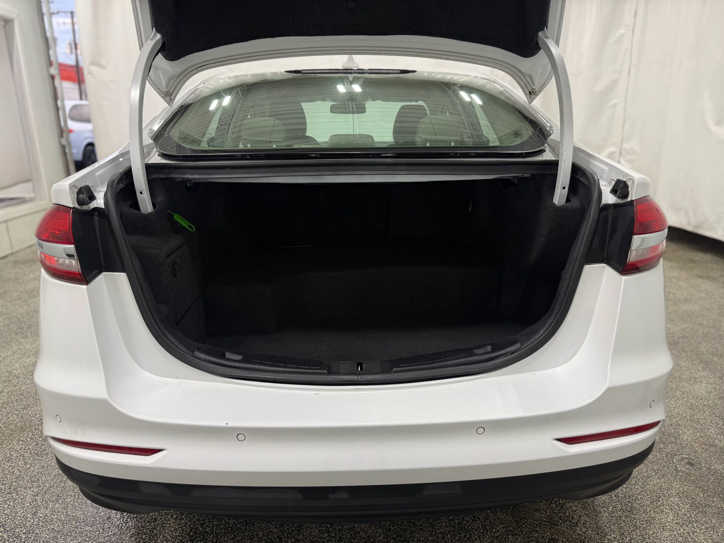 Used 2019 Ford Fusion SE image 34