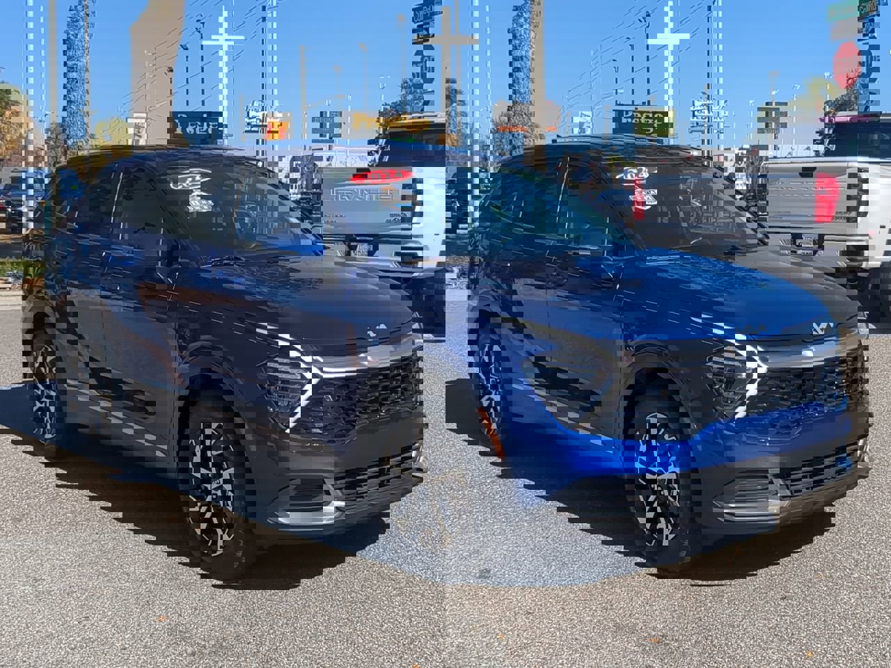 Certified 2024 Kia Sportage EX image 2