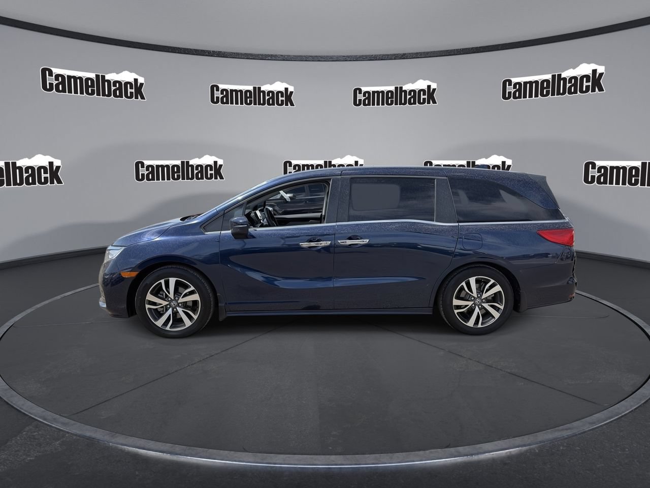Used 2023 Honda Odyssey Touring image 4